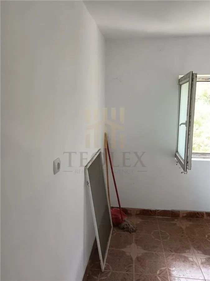 DE VANZARE APARTAMENT CU 1 CAMERA BARLAD - foto 5
