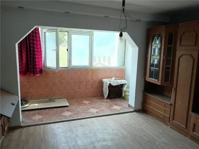 DE VANZARE APARTAMENT CU 1 CAMERA BARLAD - foto 6