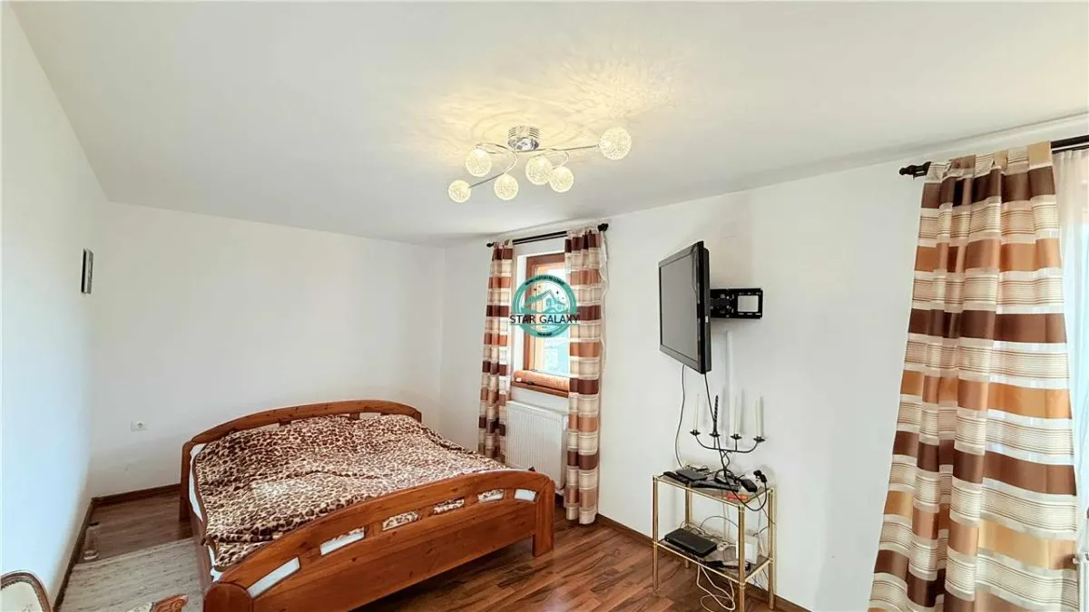 Casa de vanzare cu 4 camere, 4 bai, teren 1540mp - Sangeorgiu de Mures - foto 12