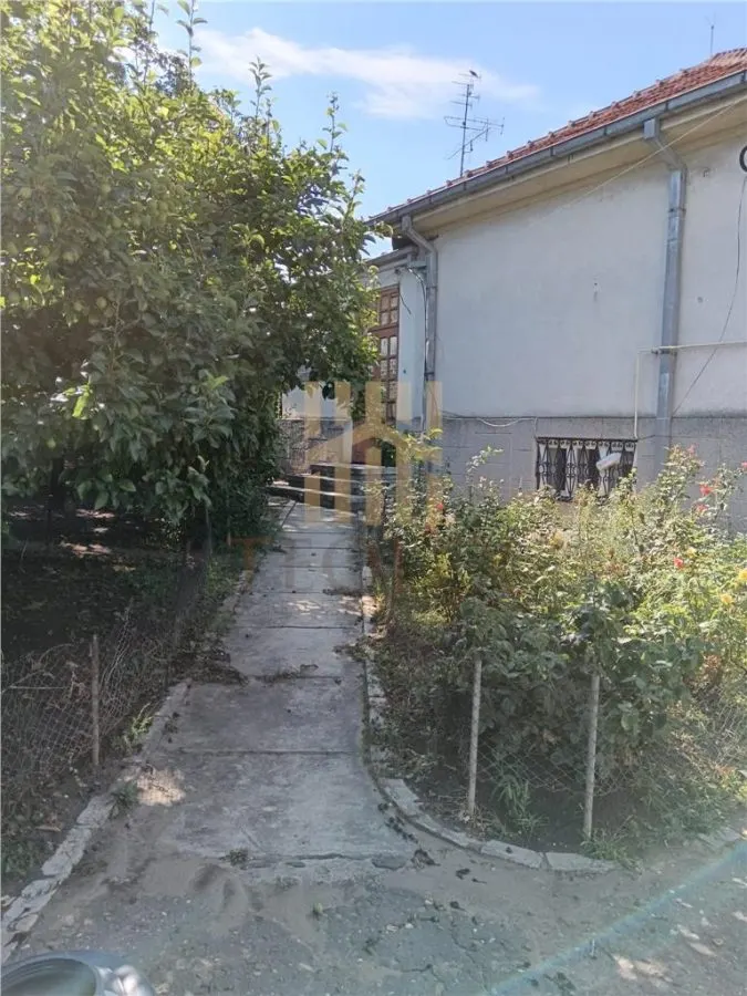 DE VANZARE VILA, CENTRAL, BÂRLAD - foto 3