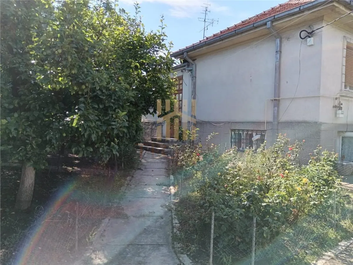 DE VANZARE VILA, CENTRAL, BÂRLAD - foto 5
