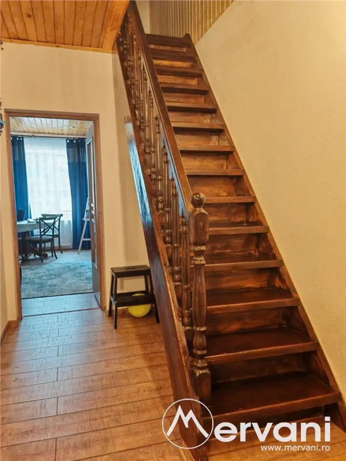 Apartament cu 4 camere de vanzare in Busteni - foto 10