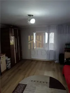 DE VANZARE CASA BCA IN BARLAD - foto 7