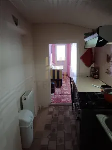 DE VANZARE CASA BCA IN BARLAD - foto 10