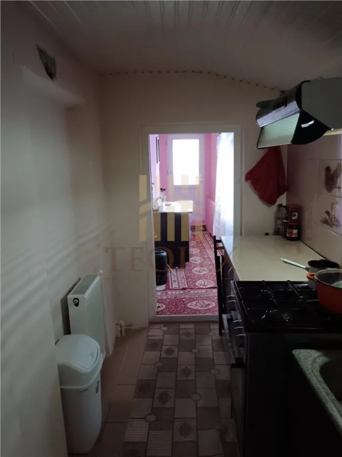 DE VANZARE CASA BCA IN BARLAD - foto 10