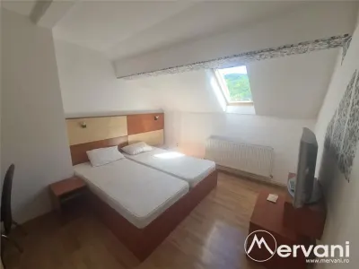 De vanzare Pensiune in Busteni, central - foto 68