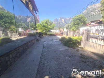 De vanzare Pensiune in Busteni, central - foto 86
