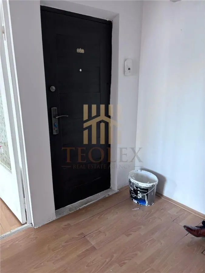 DE VANZARE APARTAMENT 3 CAMERE BARLAD - foto 1