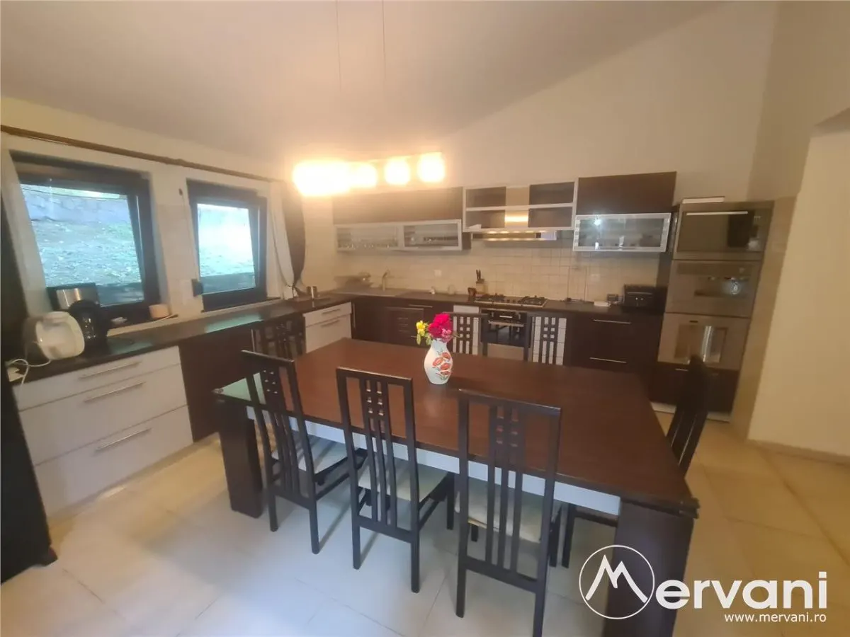 Vila de vanzare in Campina - Zona Lunca Mare - foto 12