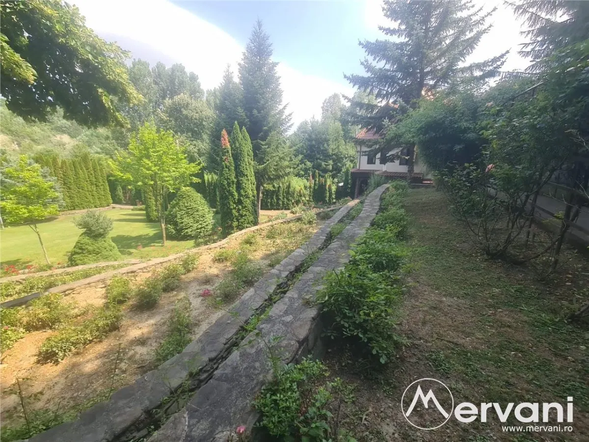 Vila de vanzare in Campina - Zona Lunca Mare - foto 5