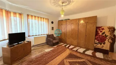 Vand casa cu 5 camere si teren 1040 mp in Toaca - foto 12