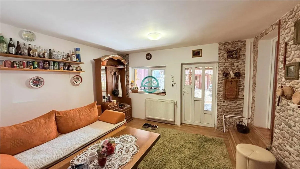 Vand casa cu 5 camere si teren 1040 mp in Toaca - foto 14