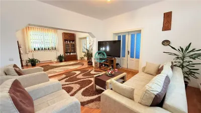 Vand casa cu 5 camere si teren 1040 mp in Toaca - foto 5