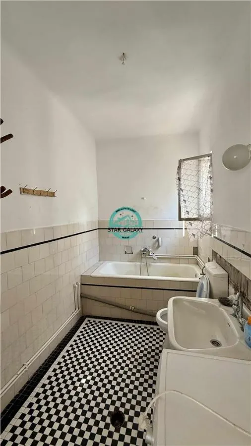 Vand casa cu 3 camere si 2 bai in zona centrala zona Casa de Pensii - foto 8