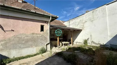 Vand casa cu 3 camere si 2 bai in zona centrala zona Casa de Pensii - foto 9