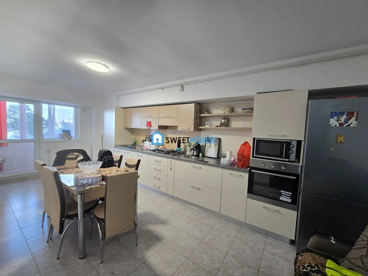 Apartament cu trei camere  constructie recenta - foto 2