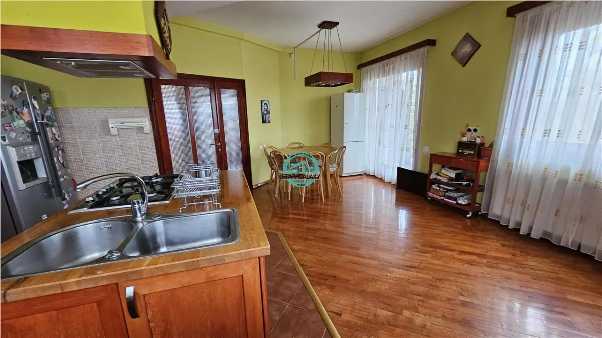 Vand casa de 380 mp, cu teren de 3500 mp in Sangeorgiu de Mures - foto 3