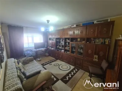Apartament cu 3 camere de vanzare in Campina - Zona Centrala - Campina