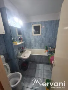 Apartament cu 3 camere de vanzare in Campina - Zona Centrala - foto 12