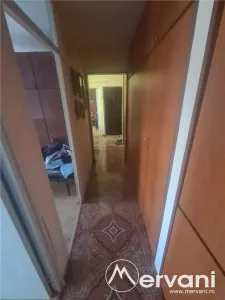 Apartament cu 3 camere de vanzare in Campina - Zona Centrala - foto 6