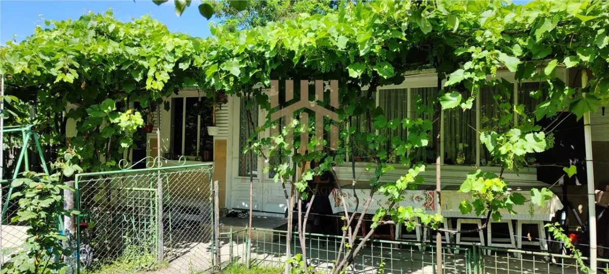 De vanzare CASA HUSI - foto 6