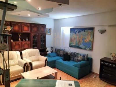DE VANZARE APARTAMENT 3 CAMERE BARLAD - foto 2