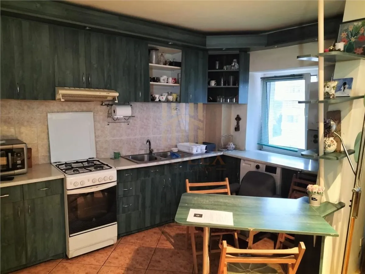 DE VANZARE APARTAMENT 3 CAMERE BARLAD - foto 4