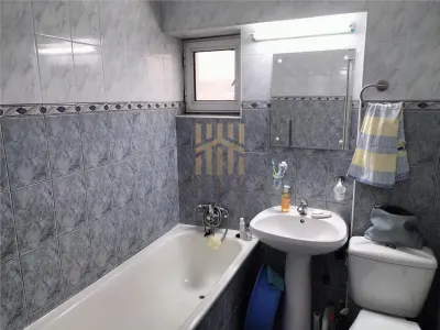 DE VANZARE APARTAMENT 3 CAMERE BARLAD - foto 6