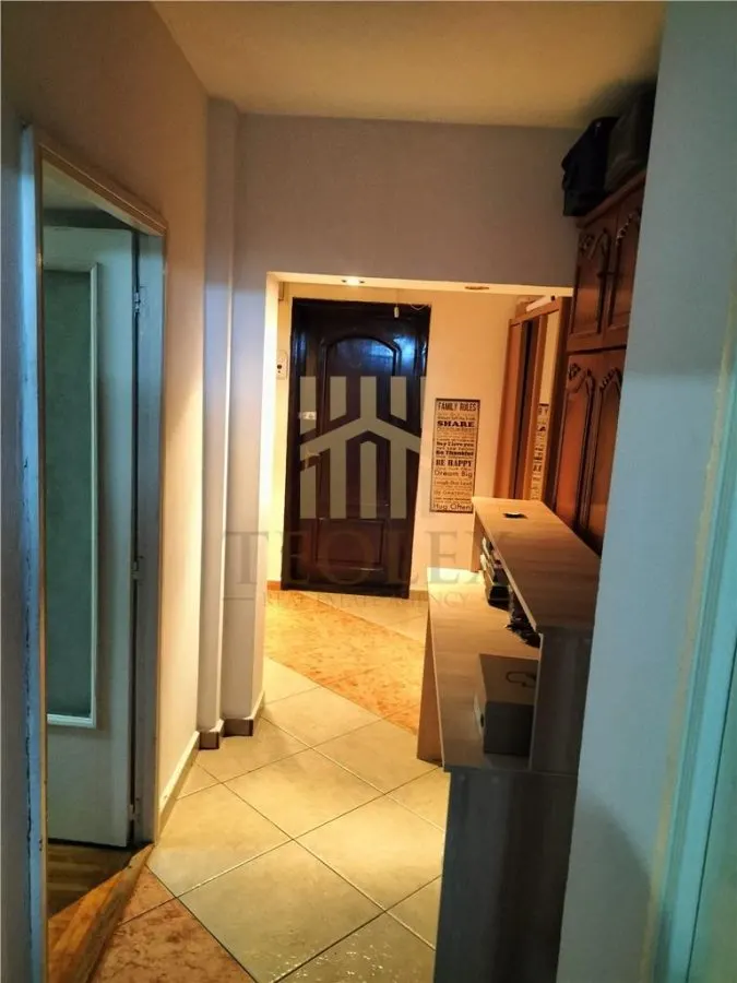 DE VANZARE APARTAMENT 3 CAMERE BARLAD - foto 7