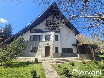 Vila cu 9 camere si cabana de vanzare in Breaza - Breaza