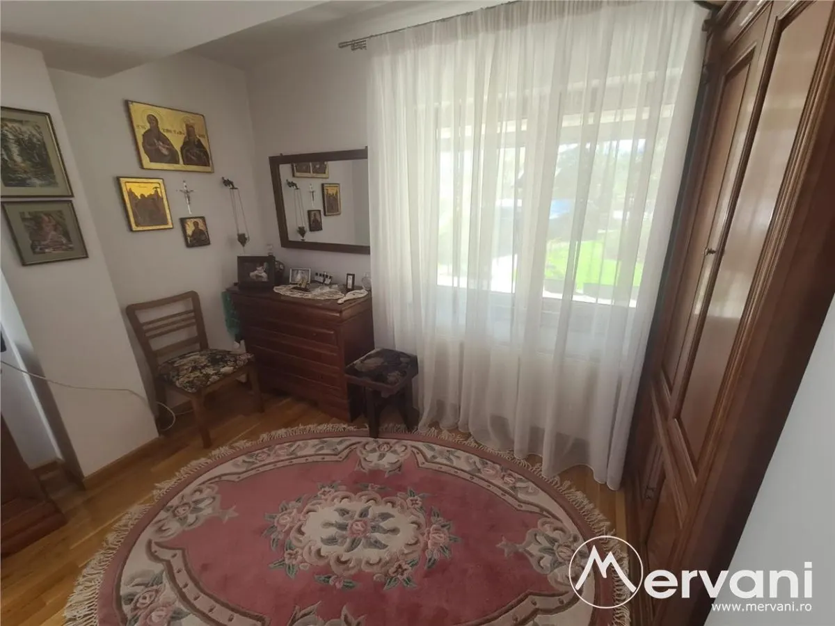 Vila cu 9 camere si cabana de vanzare in Breaza - foto 11