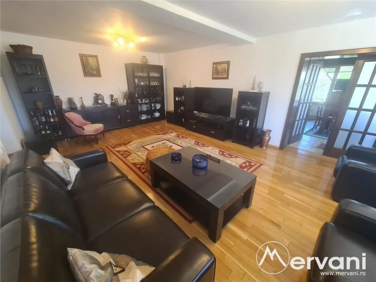Vila cu 9 camere si cabana de vanzare in Breaza - foto 18