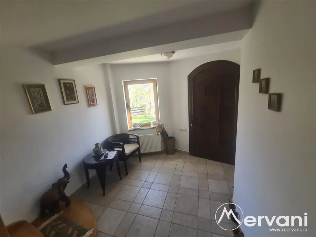 Vila cu 9 camere si cabana de vanzare in Breaza - foto 8