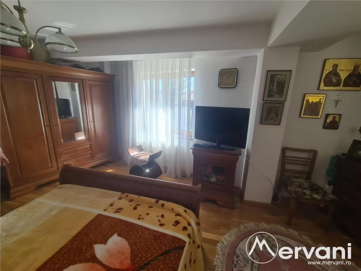 Vila cu 9 camere si cabana de vanzare in Breaza - foto 9
