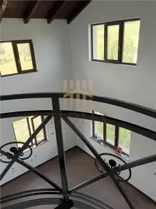 DE VANZARE CASA TIP VILA DEOSEBITA - foto 2