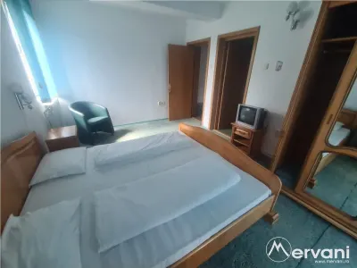Complex turistic - Zona Piatra Arsa - foto 36