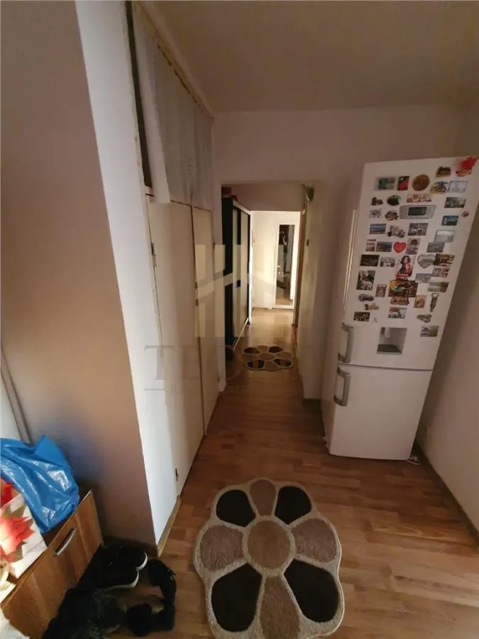 DE VANZARE APARTAMENT 3 CAMERE BARLAD - foto 4