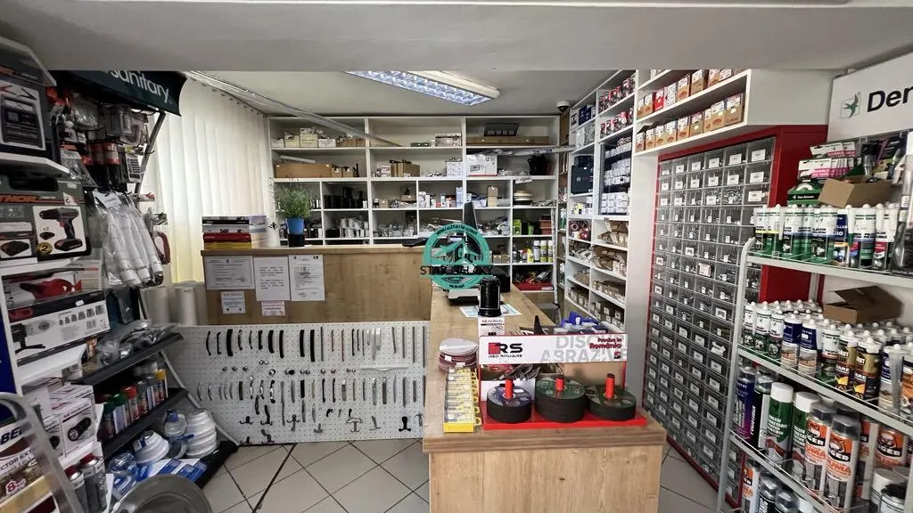 Vand spatiu comercial cu vad foarte bun in Sighisoara situat pe strada Plopilor - foto 4