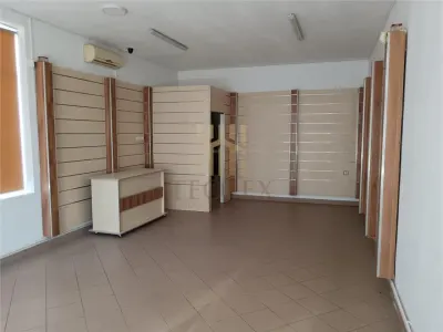 DE VANZARE SPATIU COMERCIAL BARLAD ZONA CENTRALA - Barlad