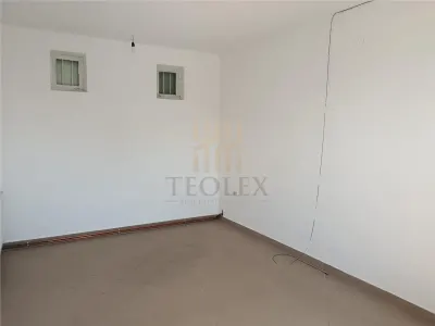 DE VANZARE SPATIU COMERCIAL BARLAD ZONA CENTRALA - foto 4