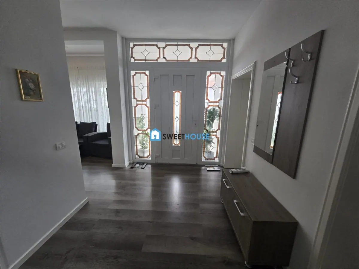 Casa De Lux  in Sinca Veche - foto 1