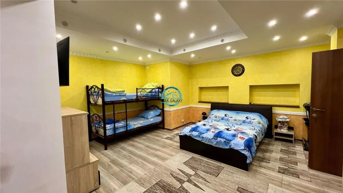 Oportunitate ! Pensiune 7 camere, 4 apartamente, 760mp utili la E60 - foto 16