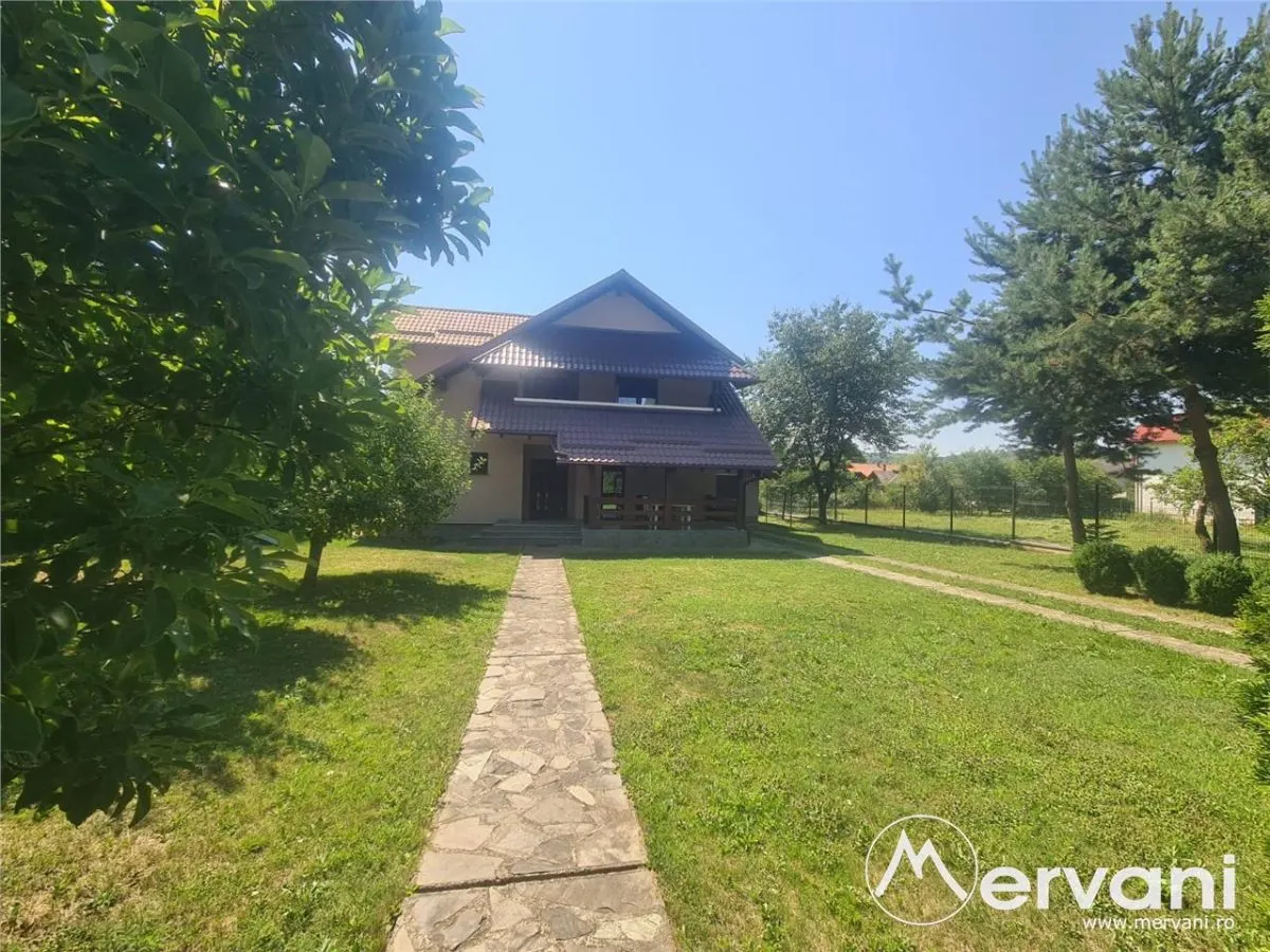 Vila de vanzare in Breaza - Zona Liceul Militar - foto 2