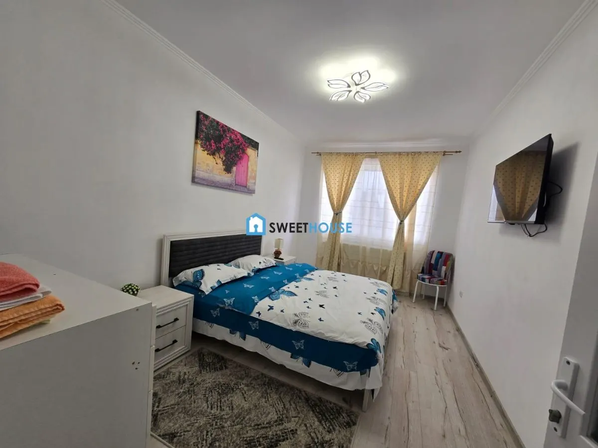 Casa cu doua apartamente in zona centrala Fagaras - foto 14
