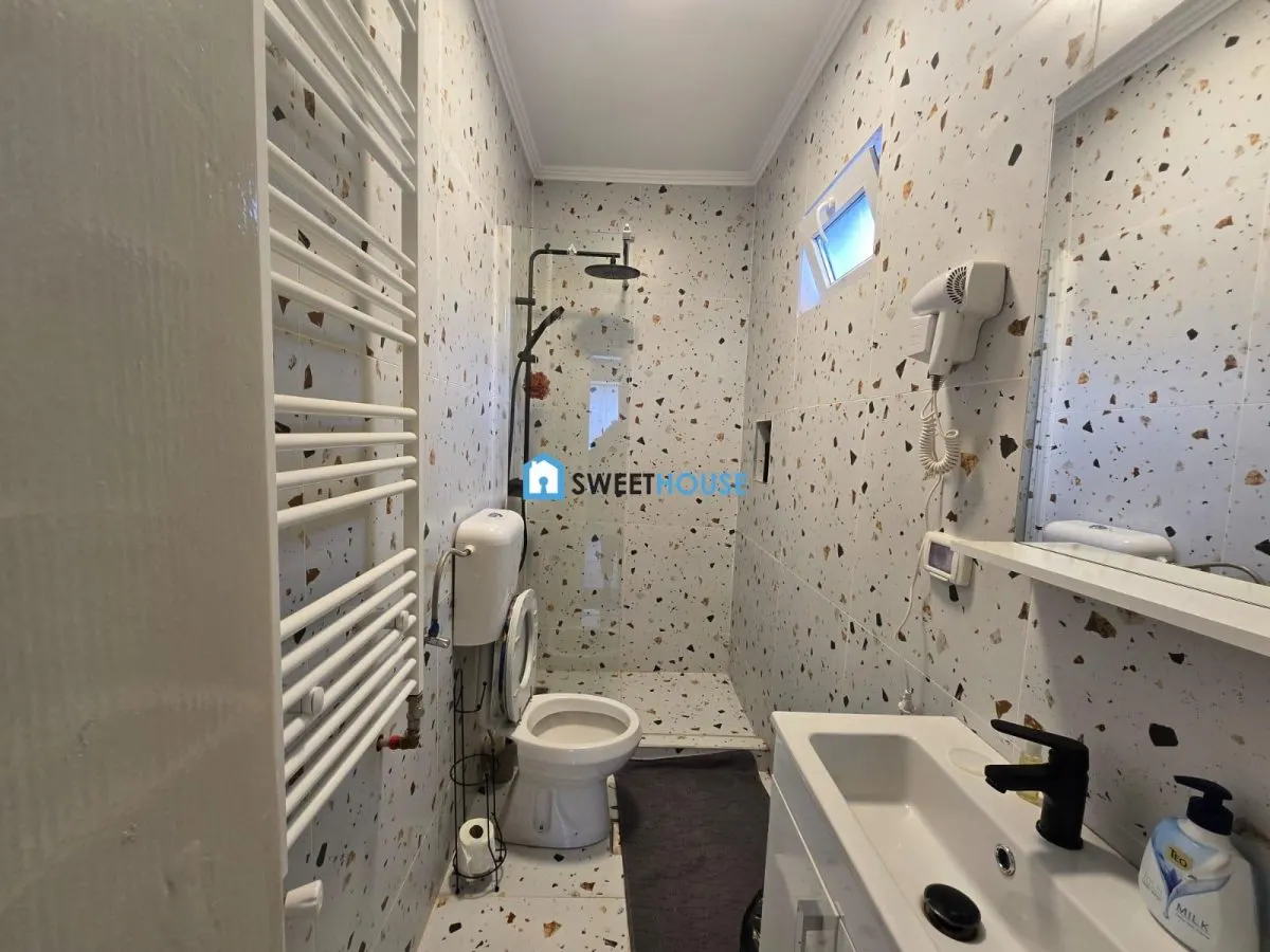 Casa cu doua apartamente in zona centrala Fagaras - foto 15