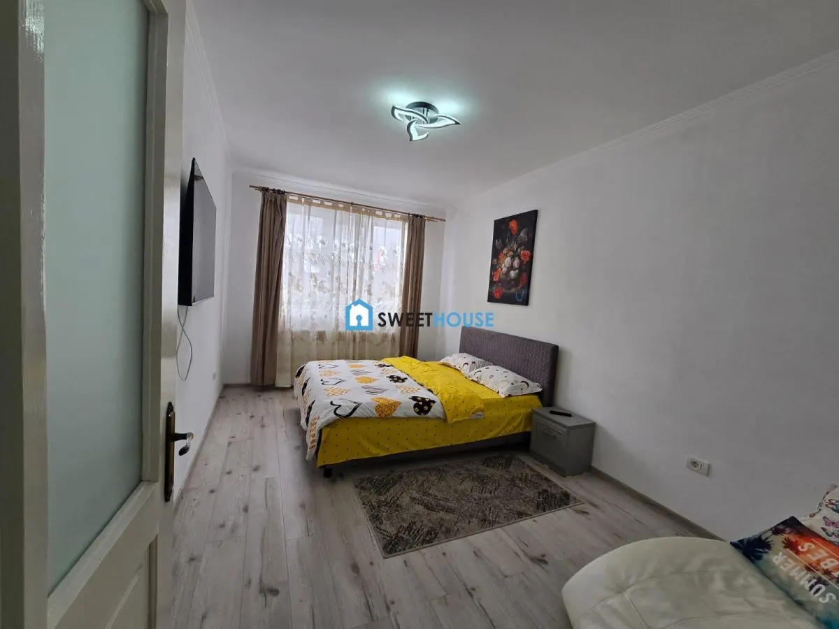 Casa cu doua apartamente in zona centrala Fagaras - foto 3