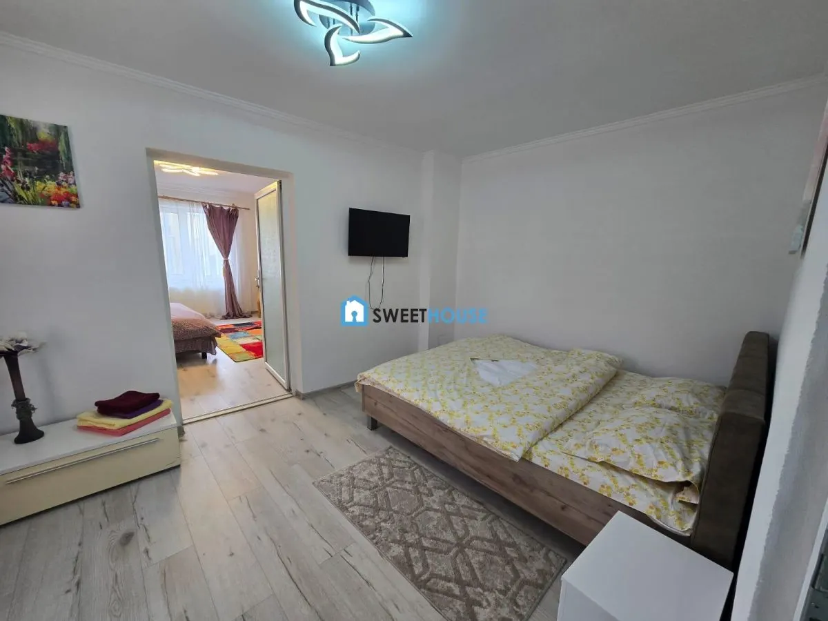 Casa cu doua apartamente in zona centrala Fagaras - foto 4