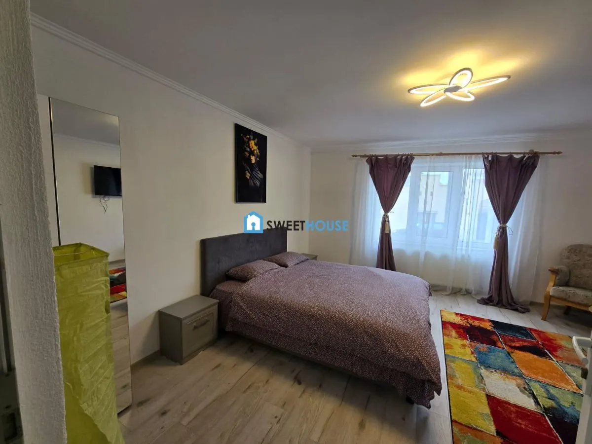 Casa cu doua apartamente in zona centrala Fagaras - foto 5