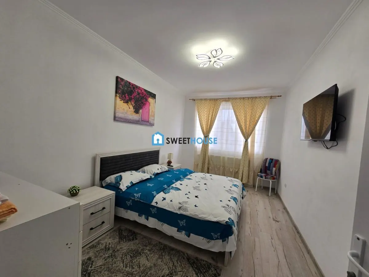 Casa cu doua apartamente in zona centrala Fagaras - foto 7