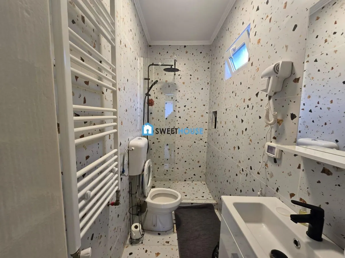Casa cu doua apartamente in zona centrala Fagaras - foto 8